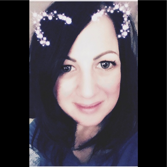 Meet your Posher, Anya - Picture 7 of 8